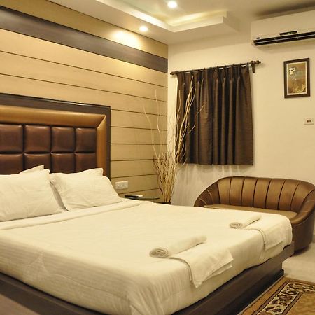 Hotel Esteem Calcutta Exterior foto